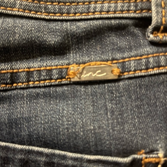 Capris - Picture 2 of 8